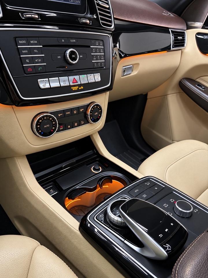 2018 Mercedes-Benz GLE-Class GLE 400 4MATIC SUV Photo