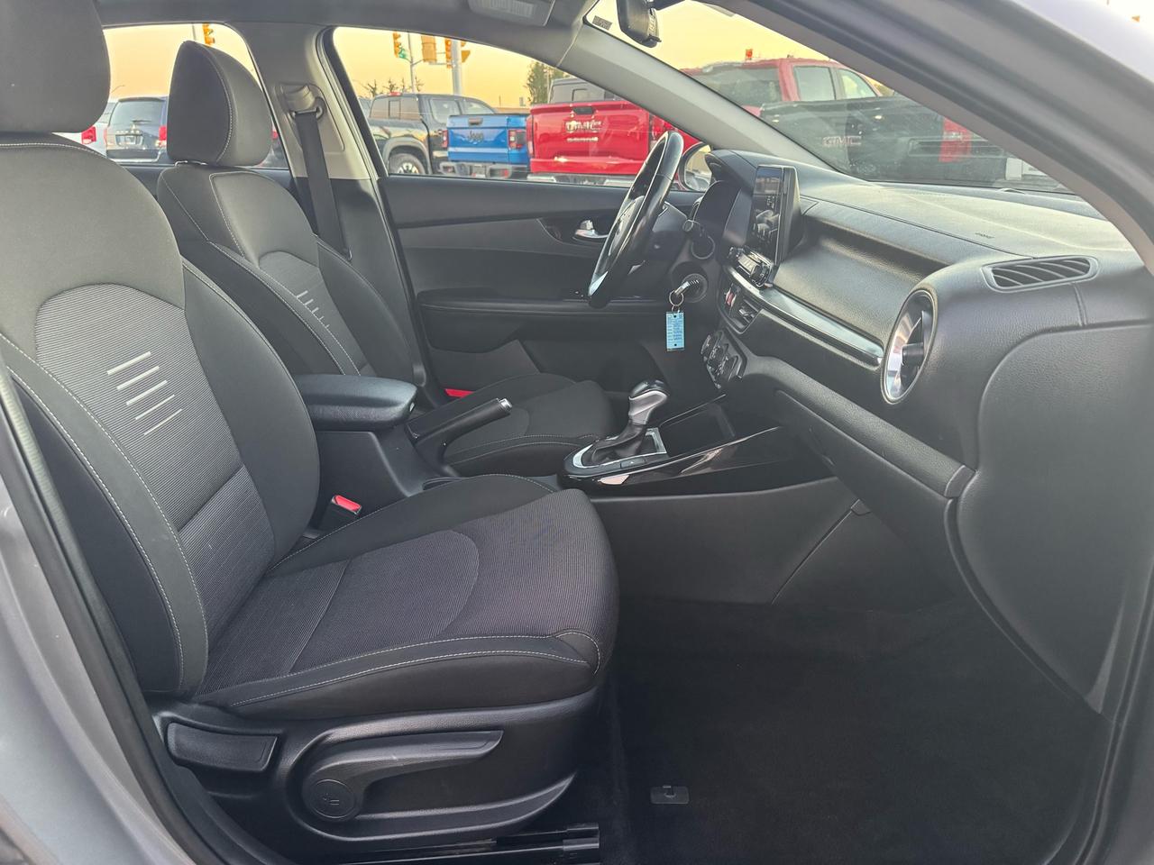 2021 Kia Forte EX IVT Photo