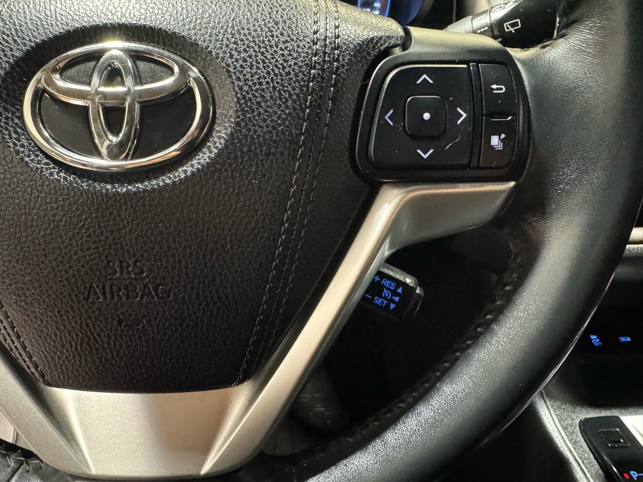 2016 Toyota Highlander AWD 4DR XLE Photo