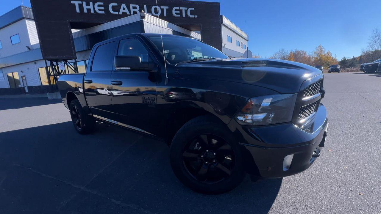 2021 RAM 1500 Classic SLT 4X4 Photo5