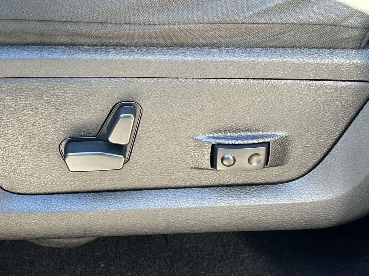 2021 RAM 1500 Classic SLT 4X4 Photo