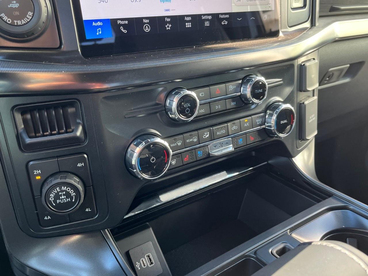 2026 Ford F-150 Lariat 4WD SuperCrew 5.5' Box Photo