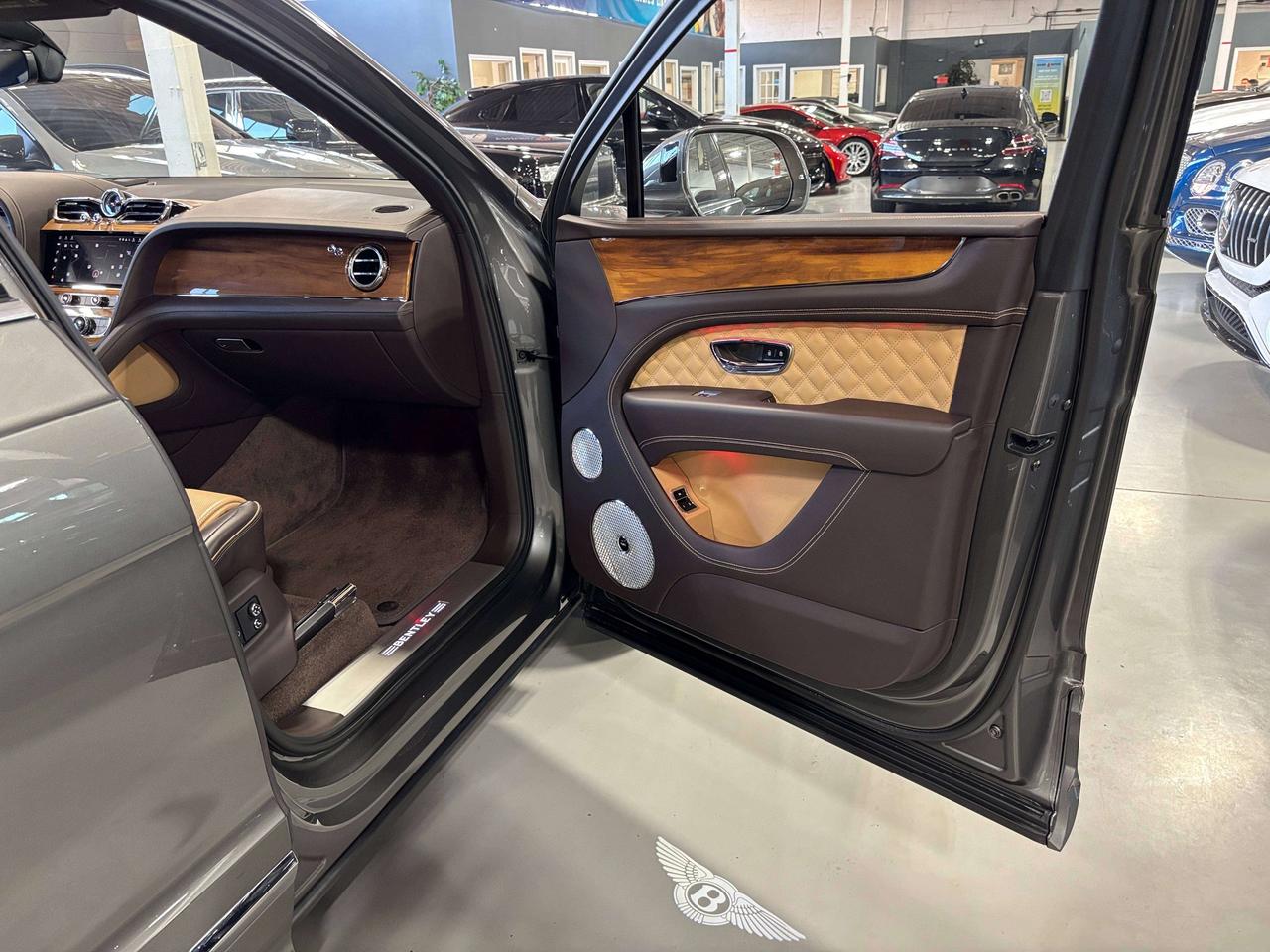 2022 Bentley Bentayga V8|AWD| NO LUX TAX |NIGHTVISION|MASSAGE|HEADSUP|+ Photo
