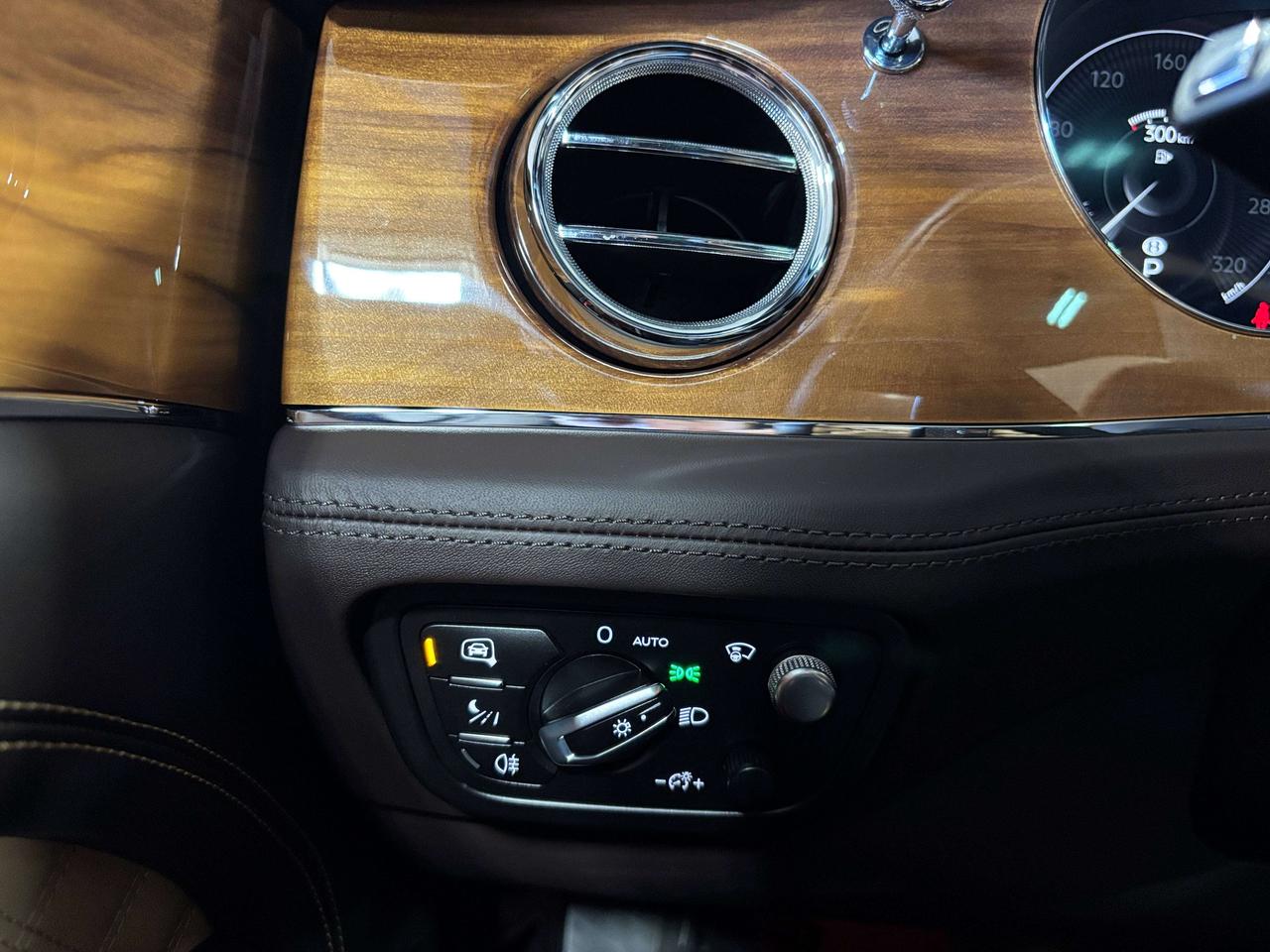 2022 Bentley Bentayga V8|AWD| NO LUX TAX |NIGHTVISION|MASSAGE|HEADSUP|+ Photo