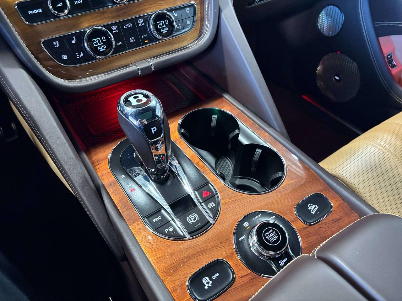 2022 Bentley Bentayga V8|AWD| NO LUX TAX |NIGHTVISION|MASSAGE|HEADSUP|+ Photo