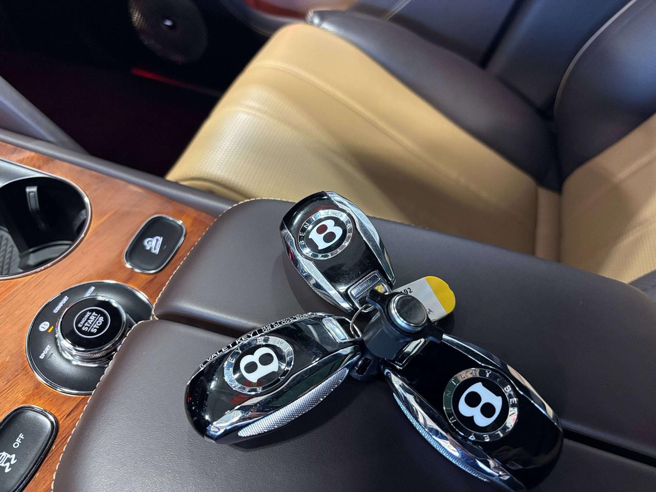 2022 Bentley Bentayga V8|AWD| NO LUX TAX |NIGHTVISION|MASSAGE|HEADSUP|+ Photo