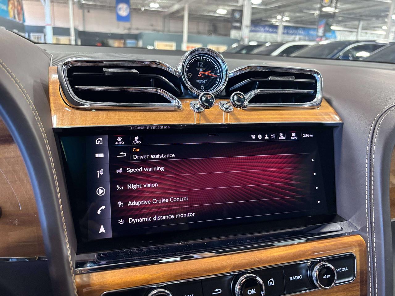 2022 Bentley Bentayga V8|AWD| NO LUX TAX |NIGHTVISION|MASSAGE|HEADSUP|+ Photo