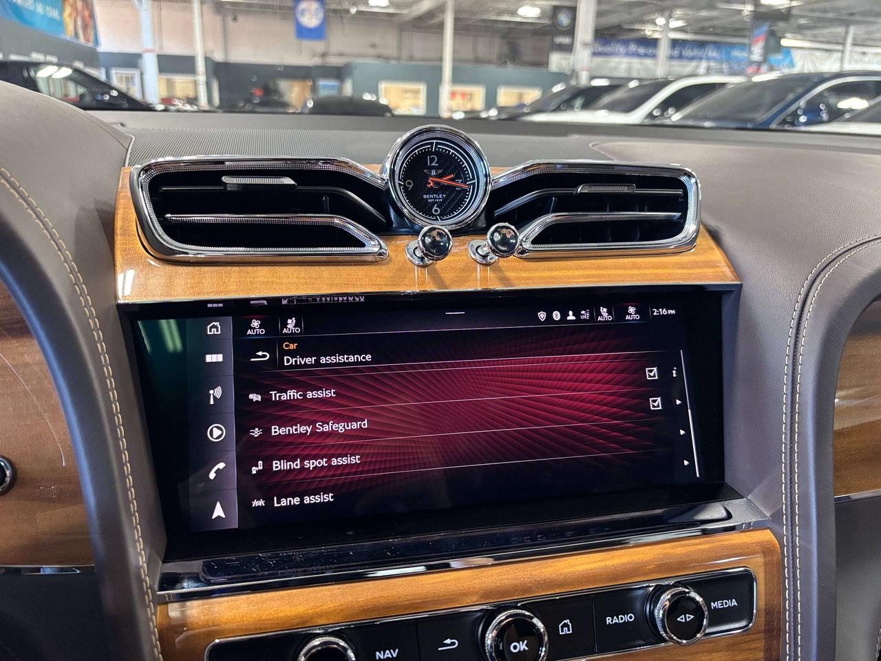 2022 Bentley Bentayga V8|AWD| NO LUX TAX |NIGHTVISION|MASSAGE|HEADSUP|+ Photo