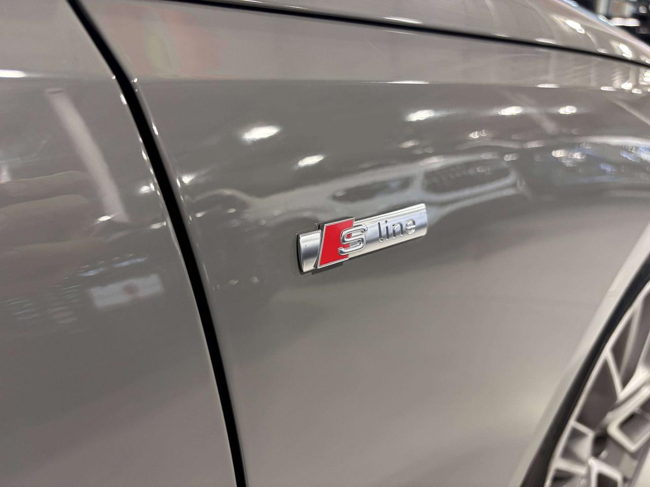 2020 Audi A4 Technik|S-LINE|QUATTRO|CLUSTERNAV|AMBIENT|BANGOLUF Photo