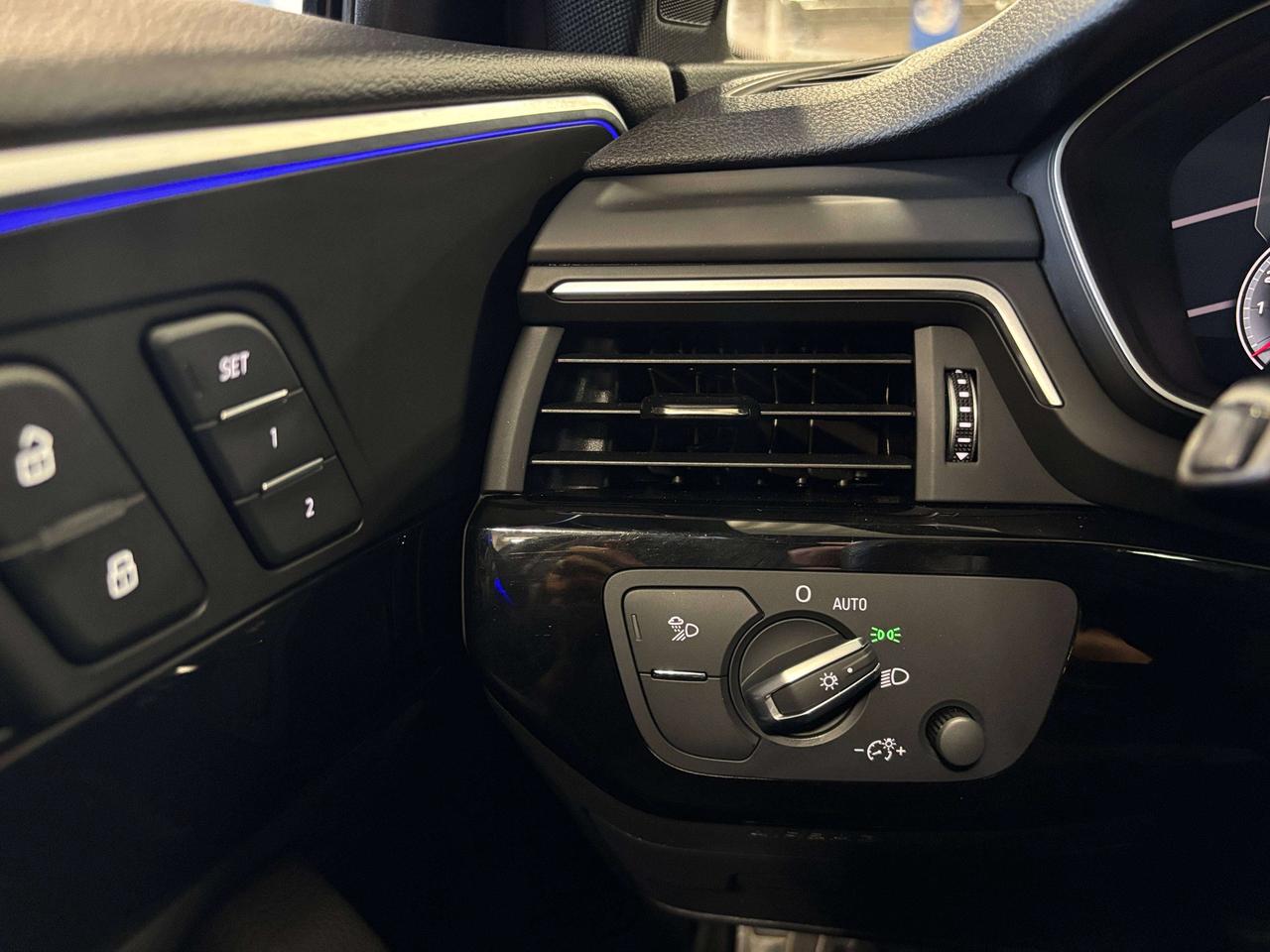 2020 Audi A4 Technik|S-LINE|QUATTRO|CLUSTERNAV|AMBIENT|BANGOLUF Photo