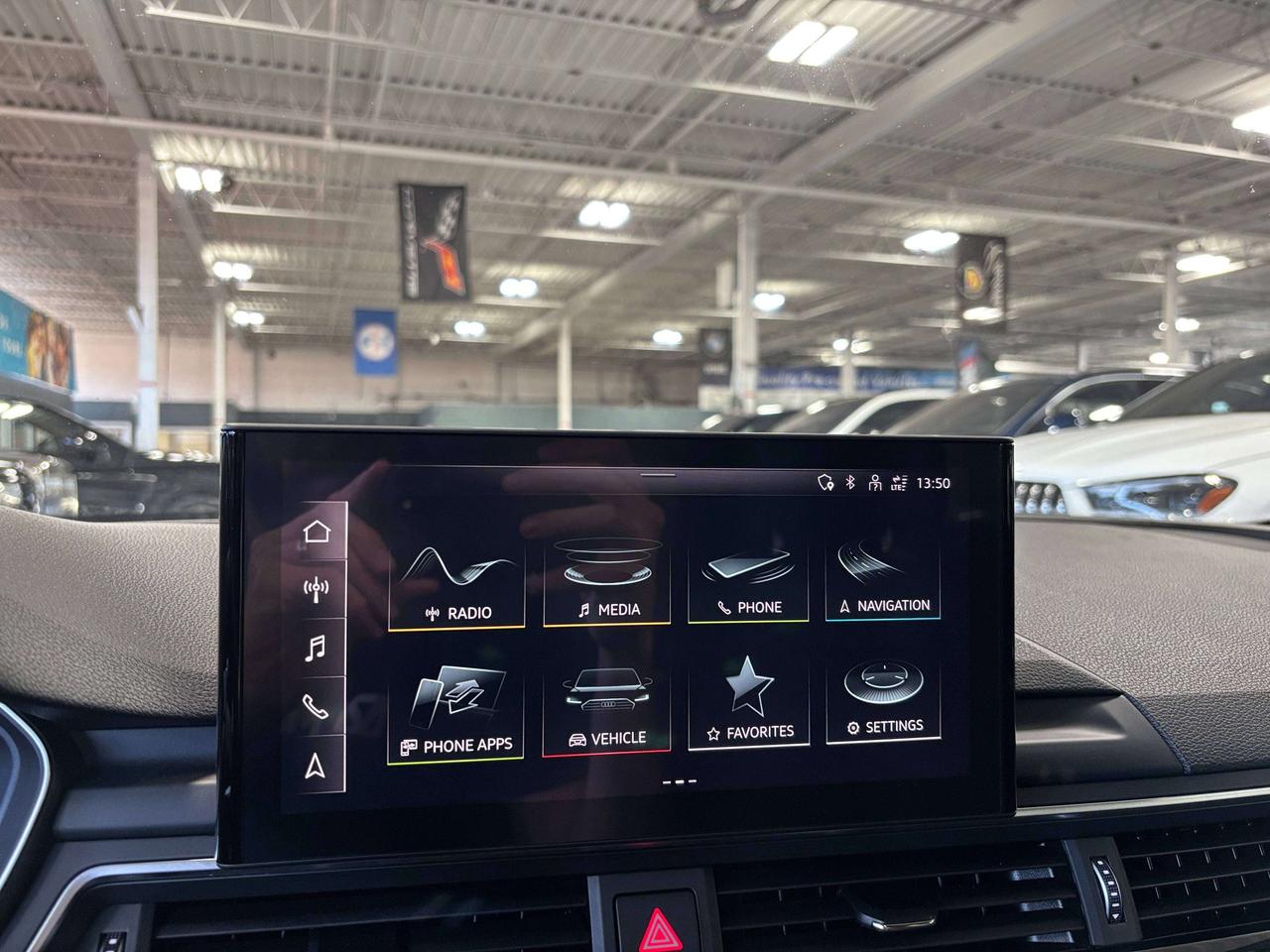 2020 Audi A4 Technik|S-LINE|QUATTRO|CLUSTERNAV|AMBIENT|BANGOLUF Photo