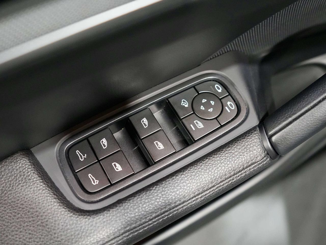 2024 Porsche Cayenne NO ACCIDENT|COUPE|BOSE|DRIVER ASSIST|360|PANO Photo