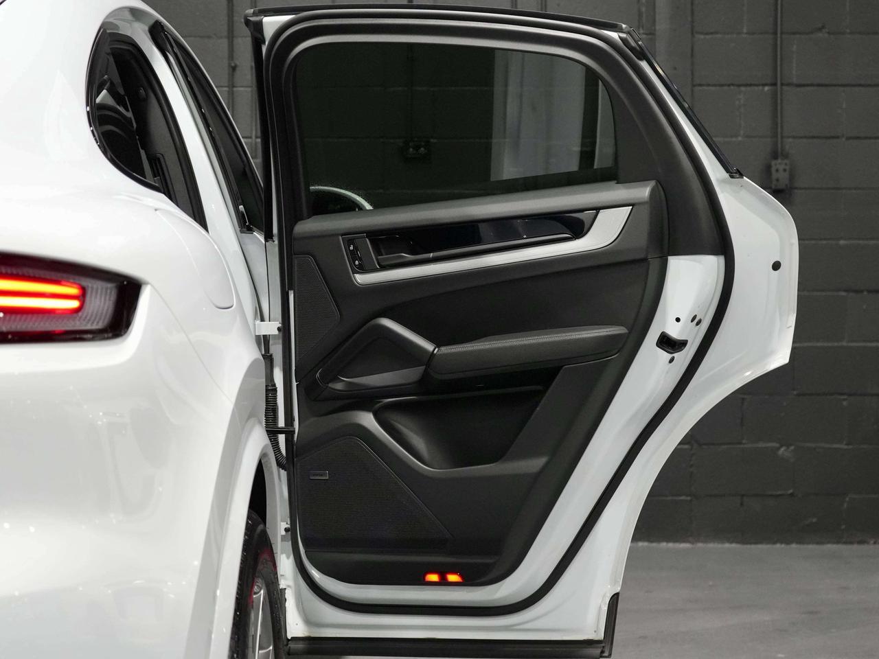 2024 Porsche Cayenne NO ACCIDENT|COUPE|BOSE|DRIVER ASSIST|360|PANO Photo