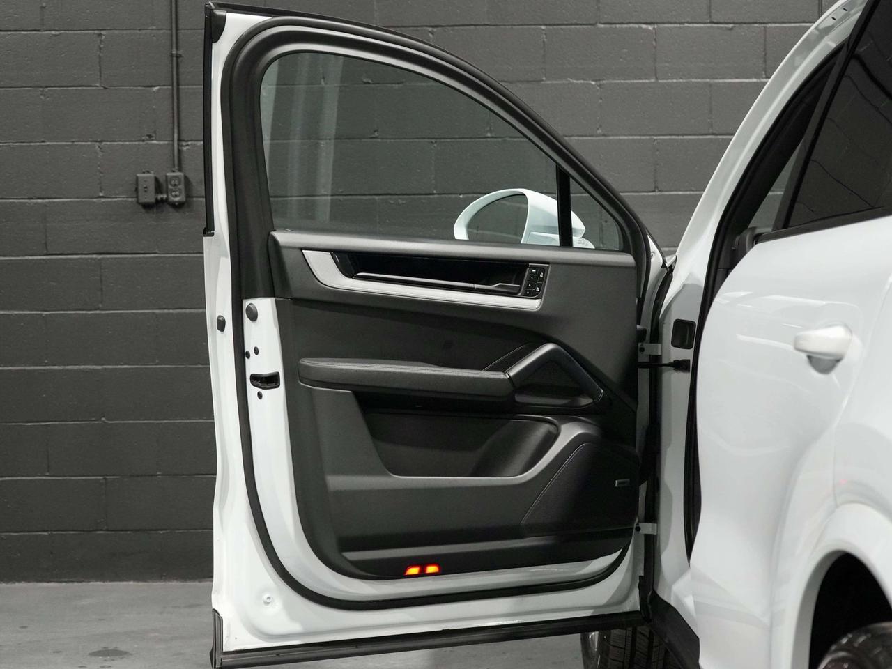 2024 Porsche Cayenne NO ACCIDENT|COUPE|BOSE|DRIVER ASSIST|360|PANO Photo