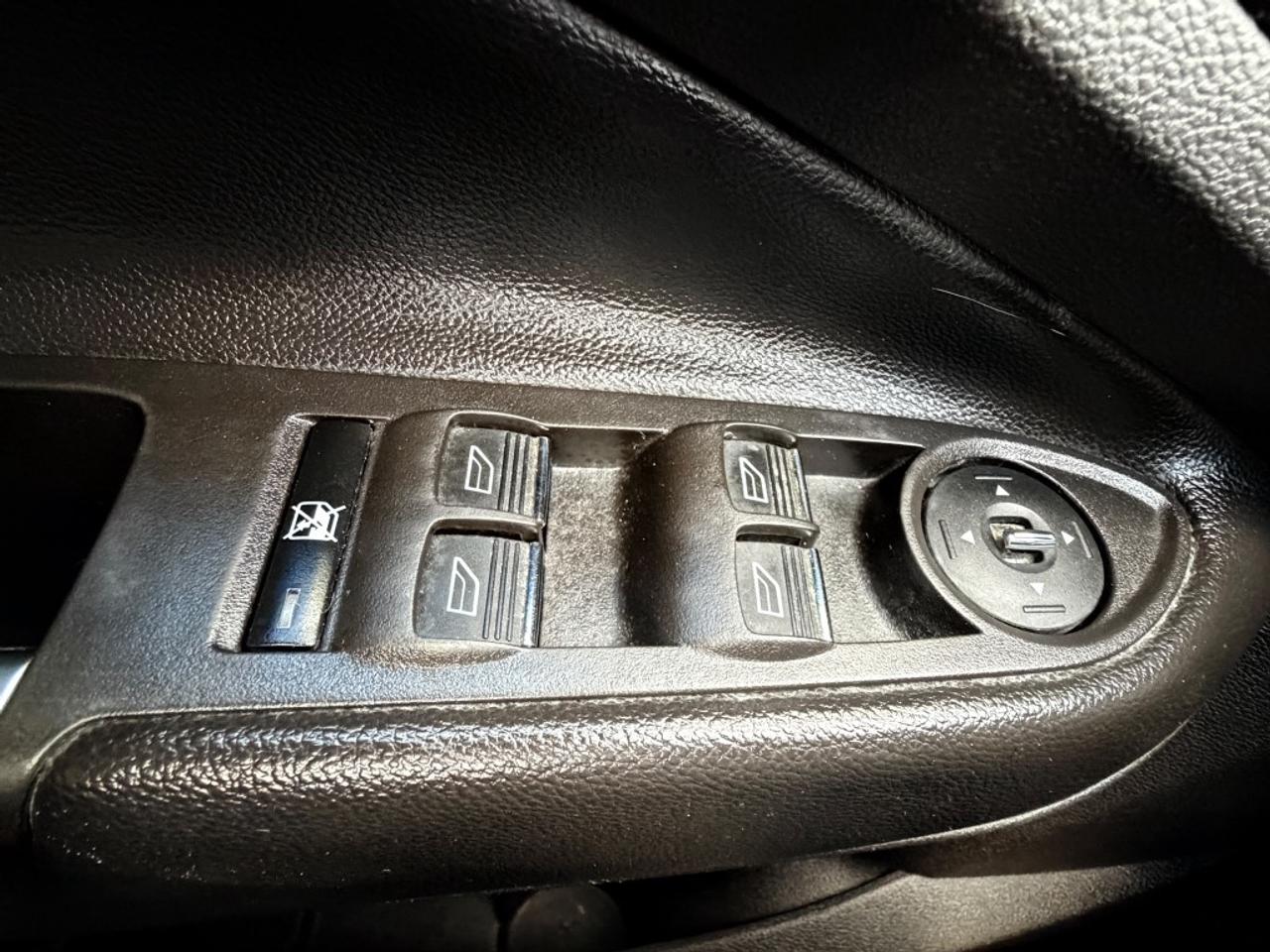 2014 Ford Escape SE Auto, FWD, 1.6L 4cyl, Gas Photo