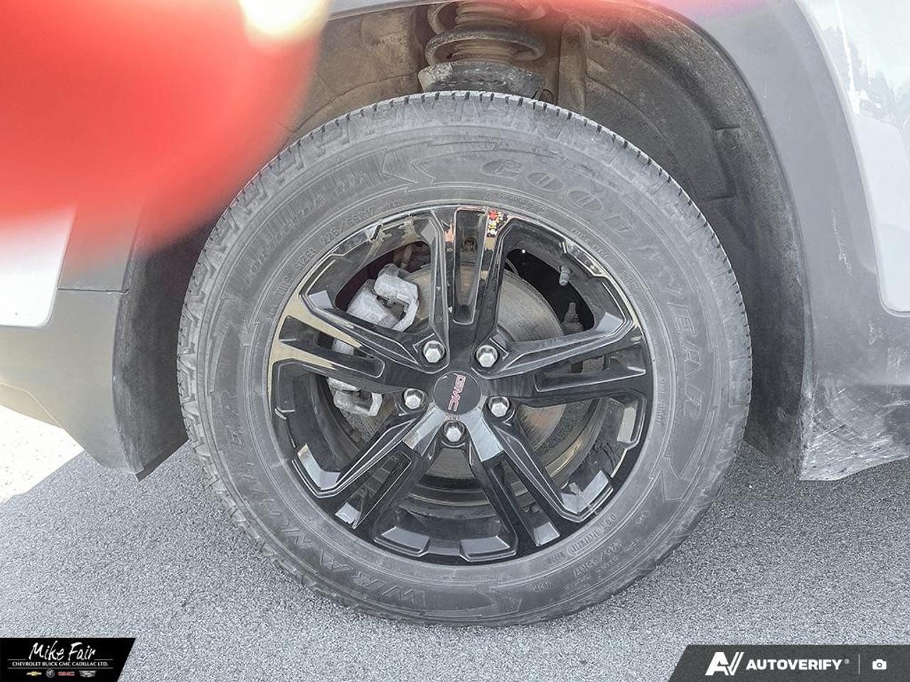 2023 GMC Terrain AWD AT4 Photo