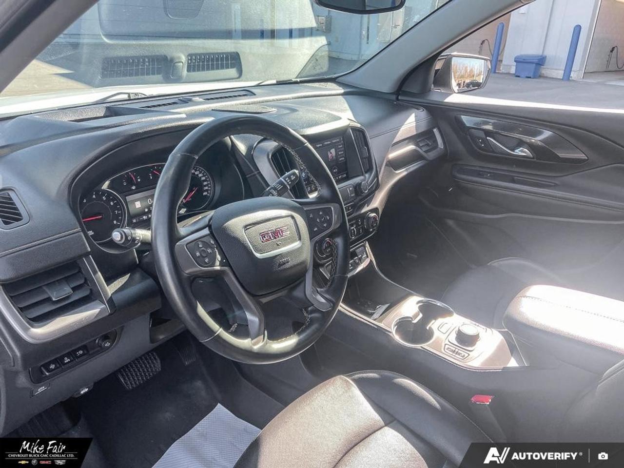 2023 GMC Terrain AWD AT4 Photo
