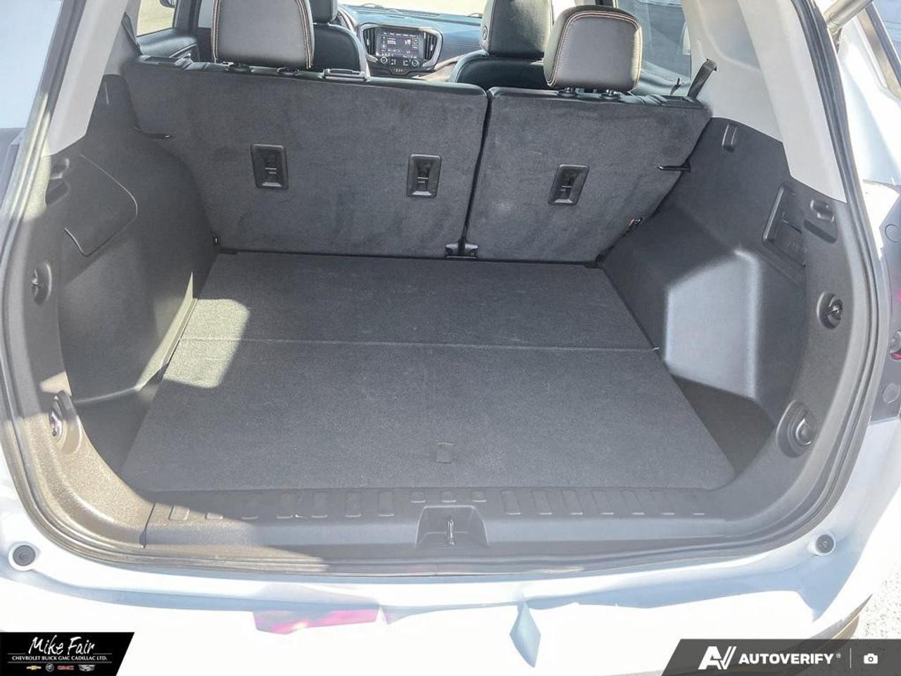 2023 GMC Terrain AWD AT4 Photo