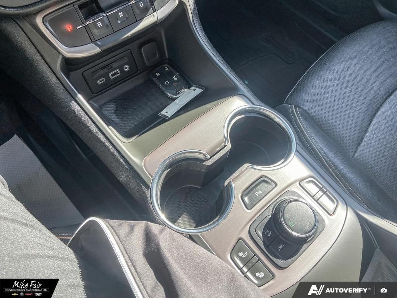 2023 GMC Terrain AWD AT4 Photo