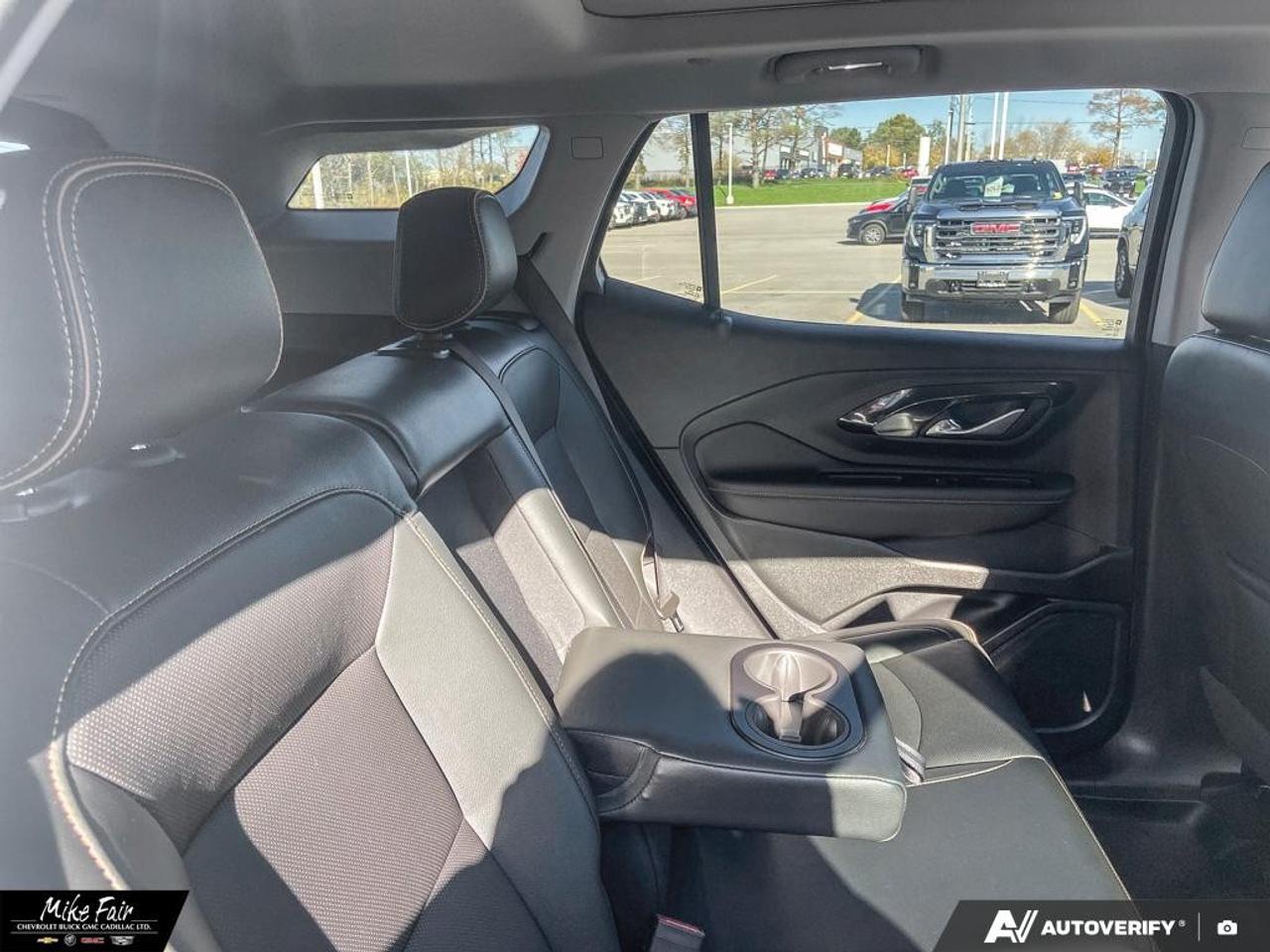 2023 GMC Terrain AWD AT4 Photo