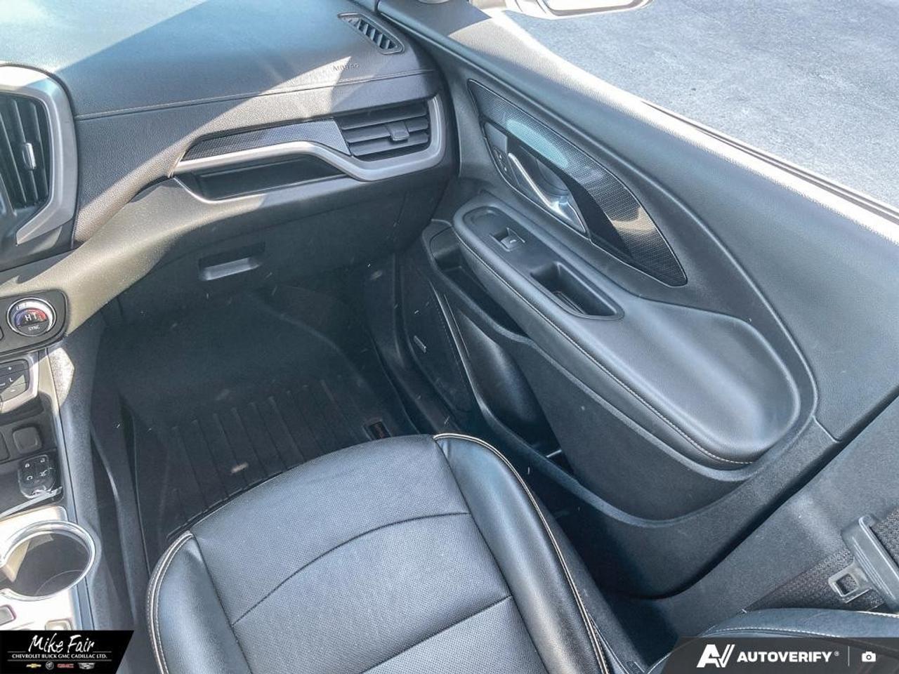 2023 GMC Terrain AWD AT4 Photo