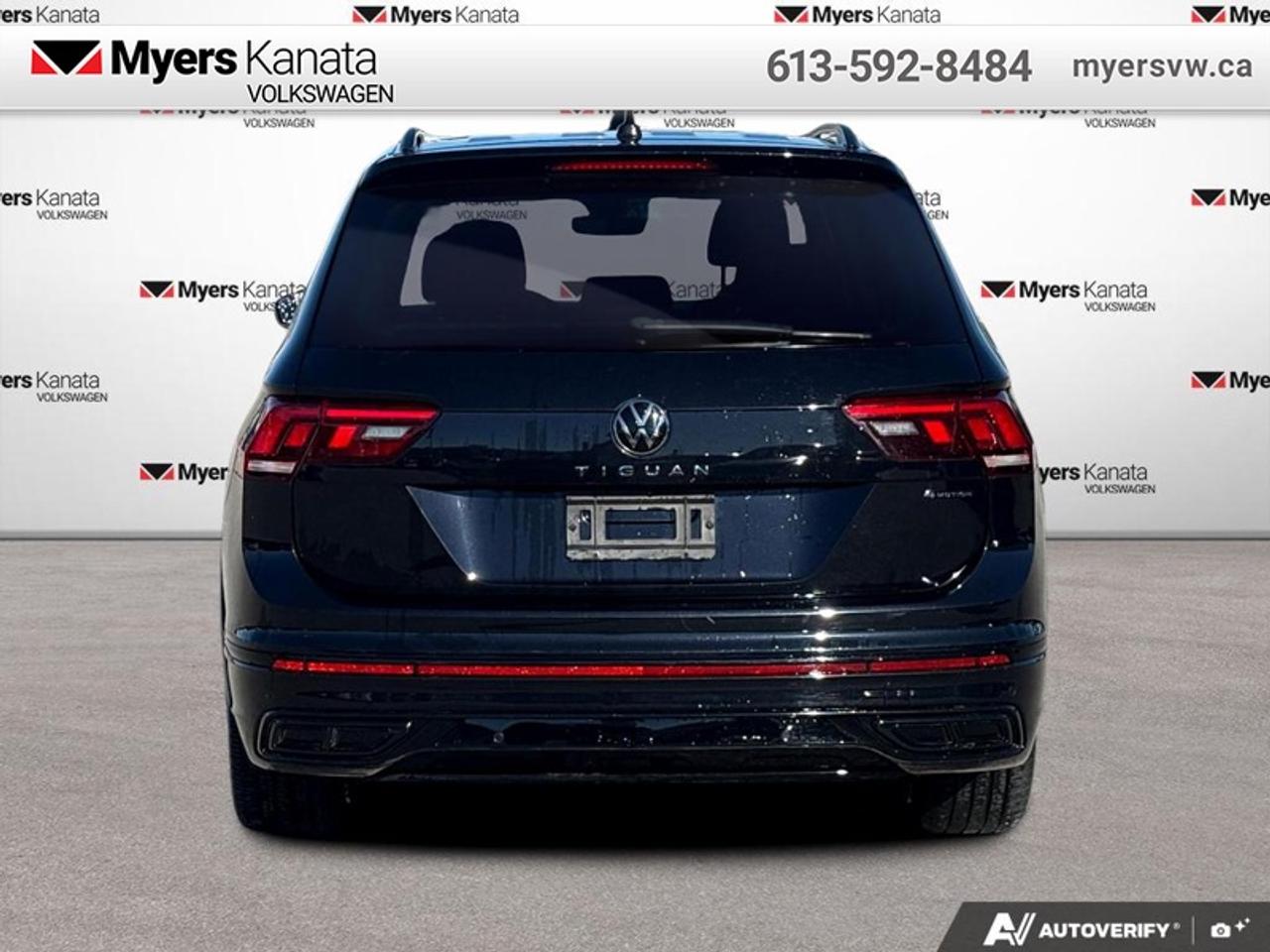 2024 Volkswagen Tiguan Comfortline R-Line Black Edition Photo