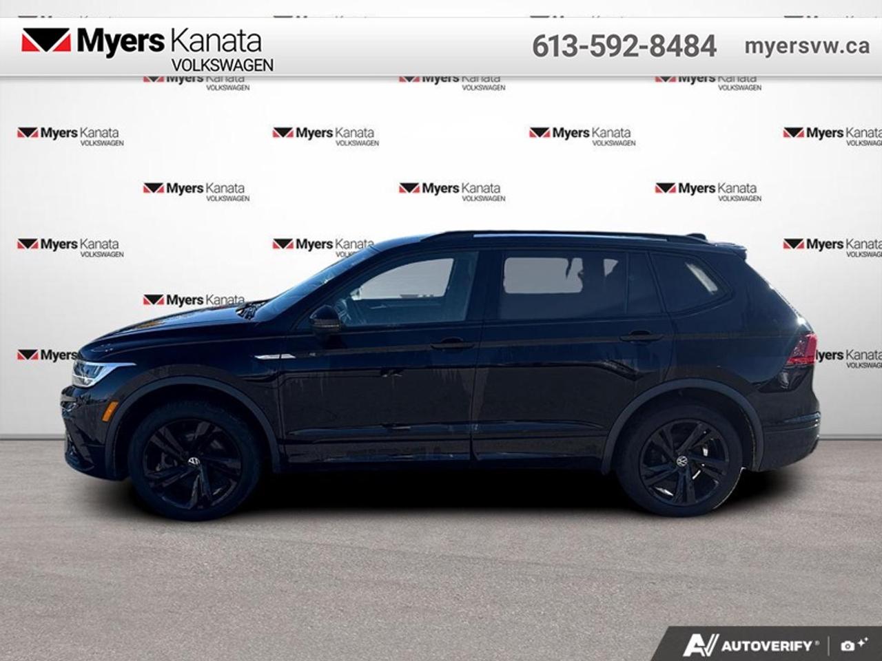 2024 Volkswagen Tiguan Comfortline R-Line Black Edition Photo1