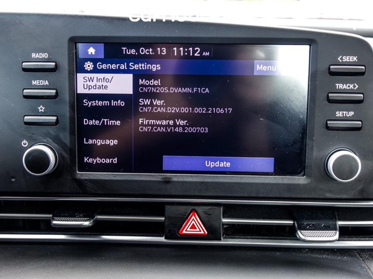 2022 Hyundai Elantra Essential IVT 2.0L I-4 | Intelligent Variable Transmission | Bluetooth | Drive Mode Select Photo