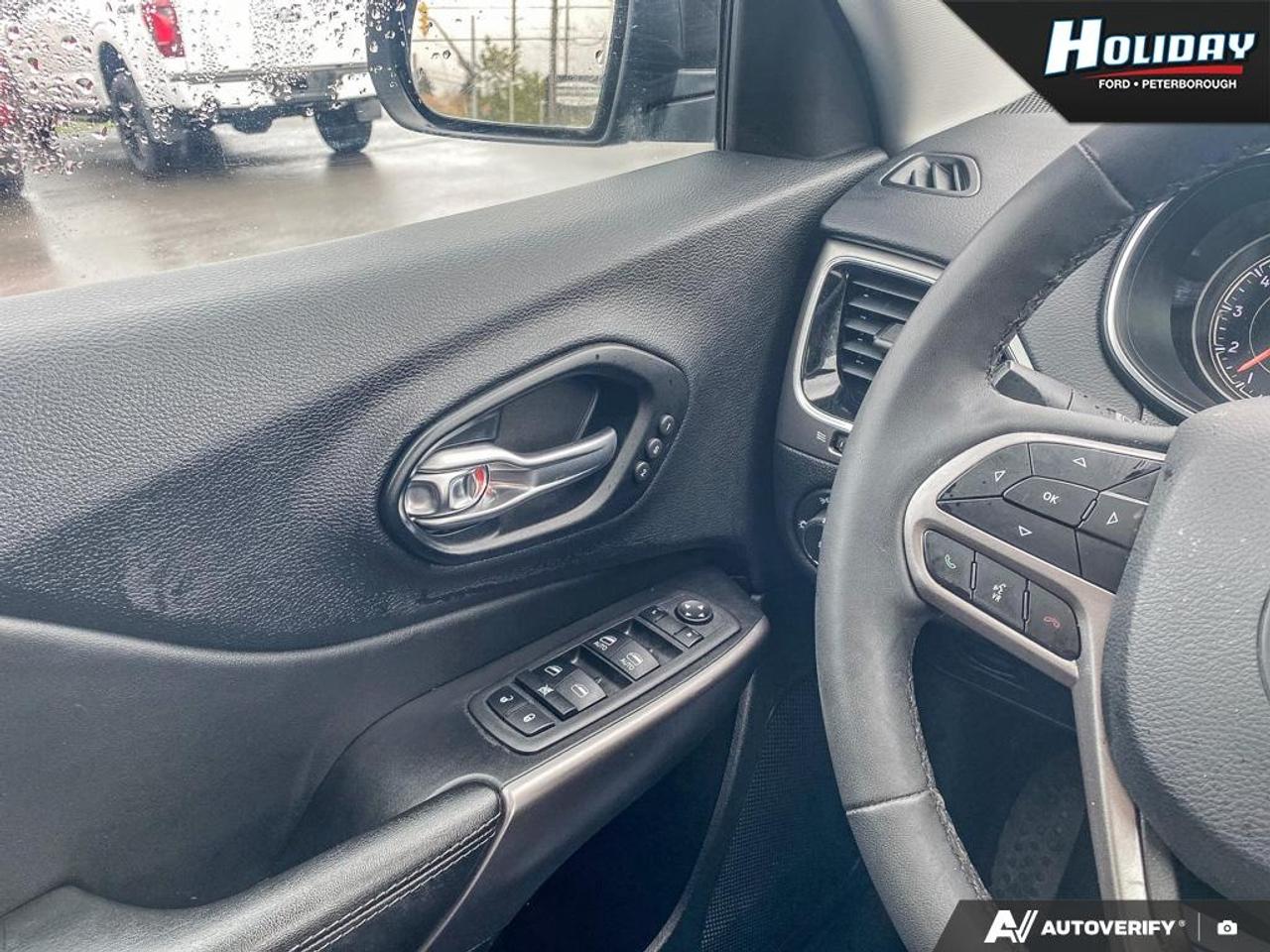 2022 Jeep Cherokee Limited Photo
