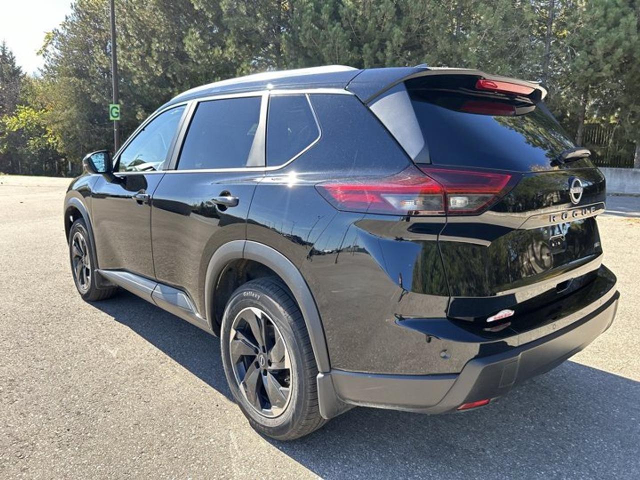 2026 Nissan Rogue SV AWD | No Accidents | Pano. Sunroof | Heated Steering Photo