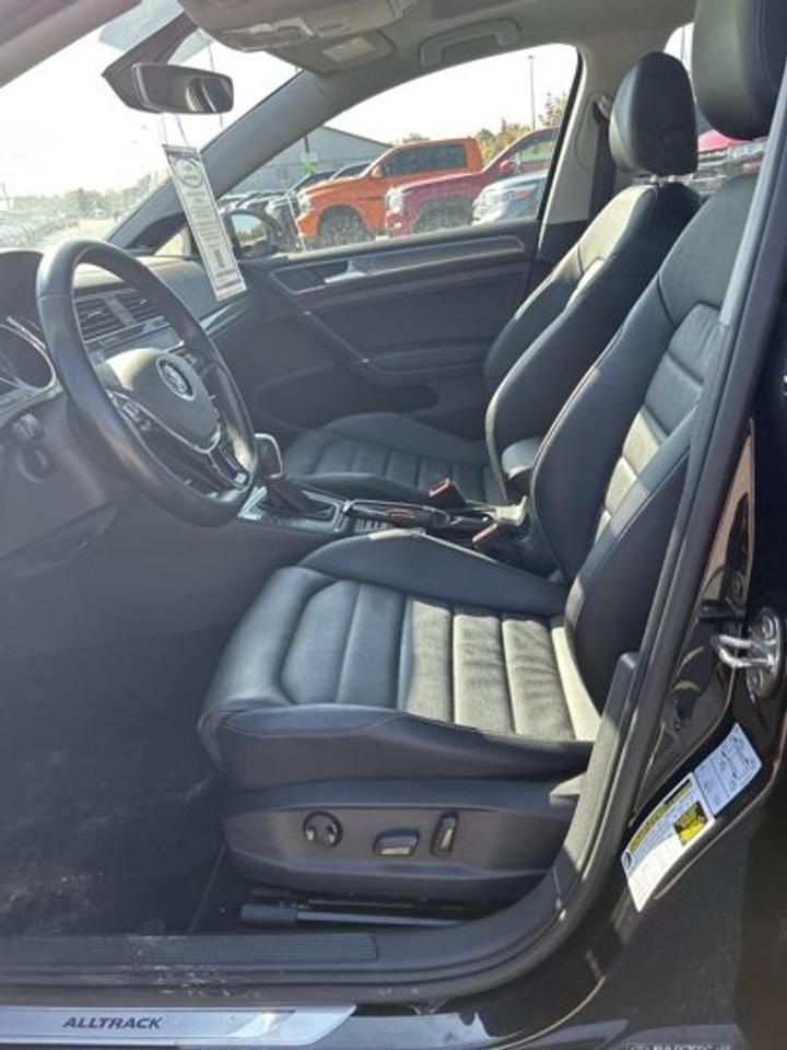 2018 Volkswagen Golf Alltrack DSG TSI | Pano. Sunroof | Leather Seats Photo2