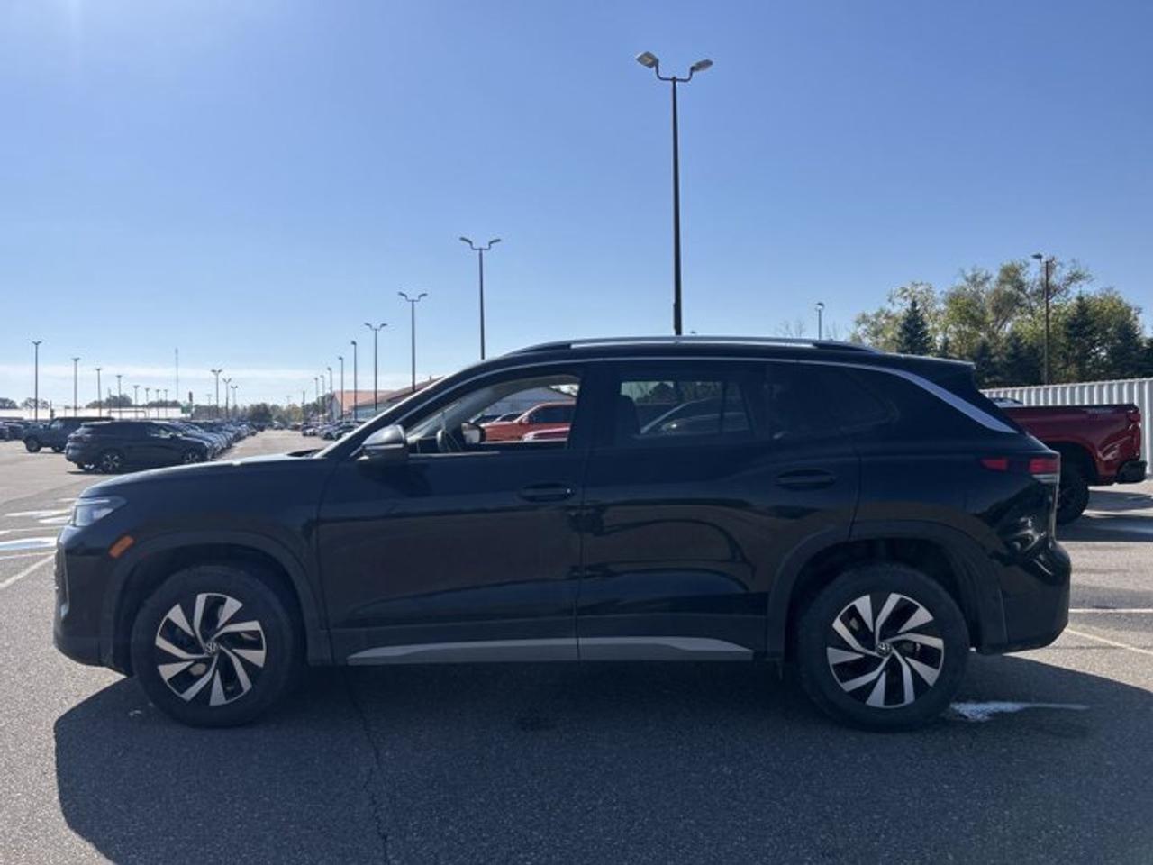 2025 Volkswagen Tiguan Trendline AWD | No Accidents | Heated Steering Wheel Photo0