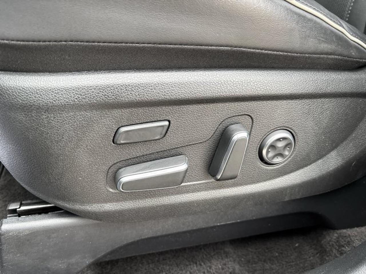 2025 Hyundai PALISADE Urban AWD | No Accidents | Sunroof | Vent. Front Seats Photo