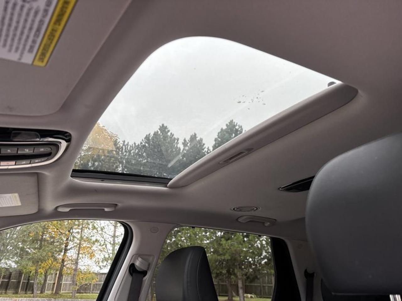 2025 Hyundai PALISADE Urban AWD | No Accidents | Sunroof | Vent. Front Seats Photo