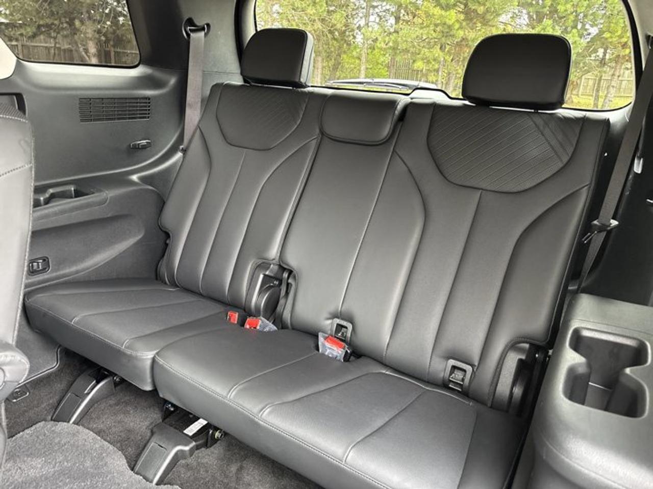 2025 Hyundai PALISADE Urban AWD | No Accidents | Sunroof | Vent. Front Seats Photo