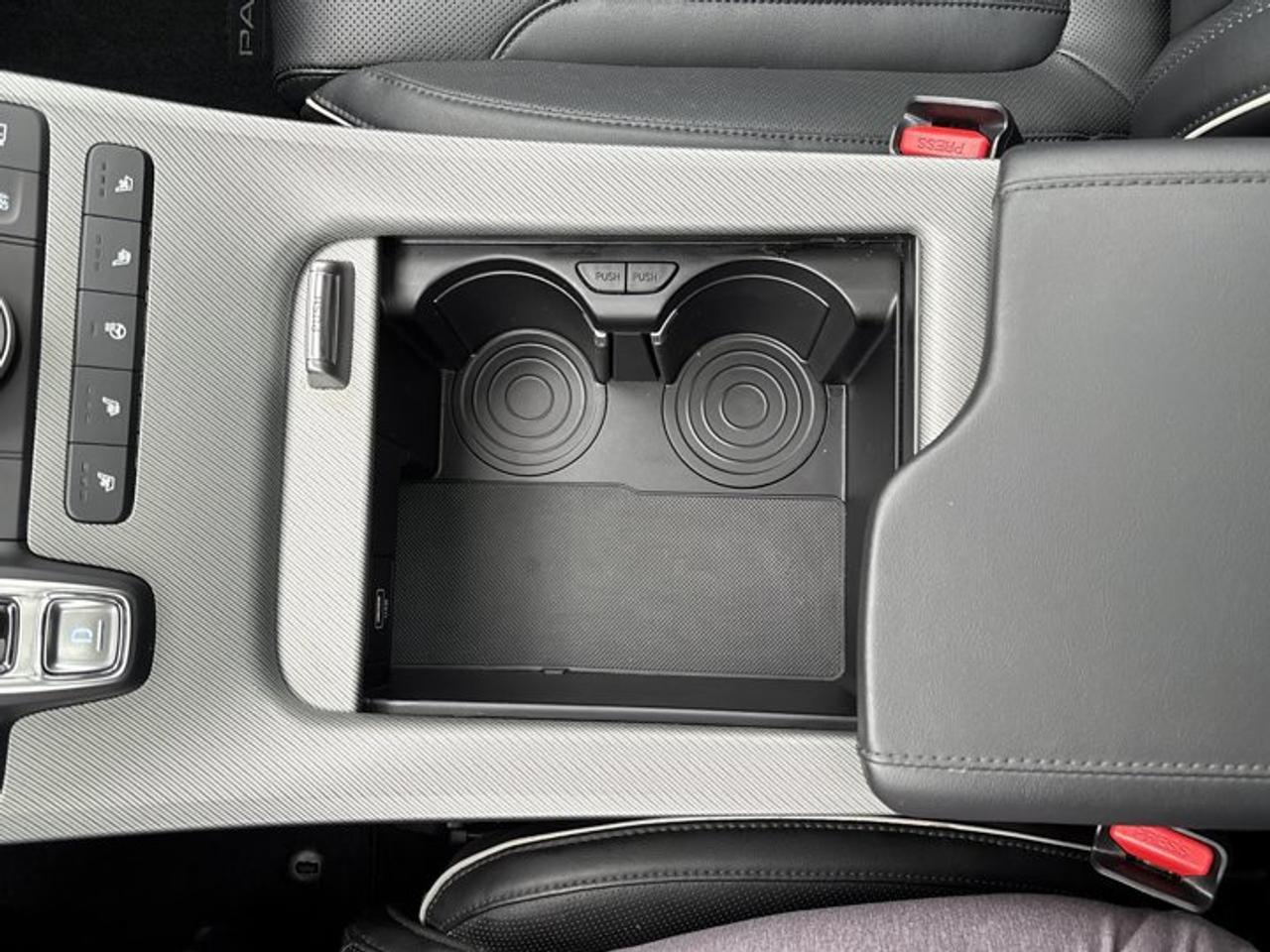 2025 Hyundai PALISADE Urban AWD | No Accidents | Sunroof | Vent. Front Seats Photo