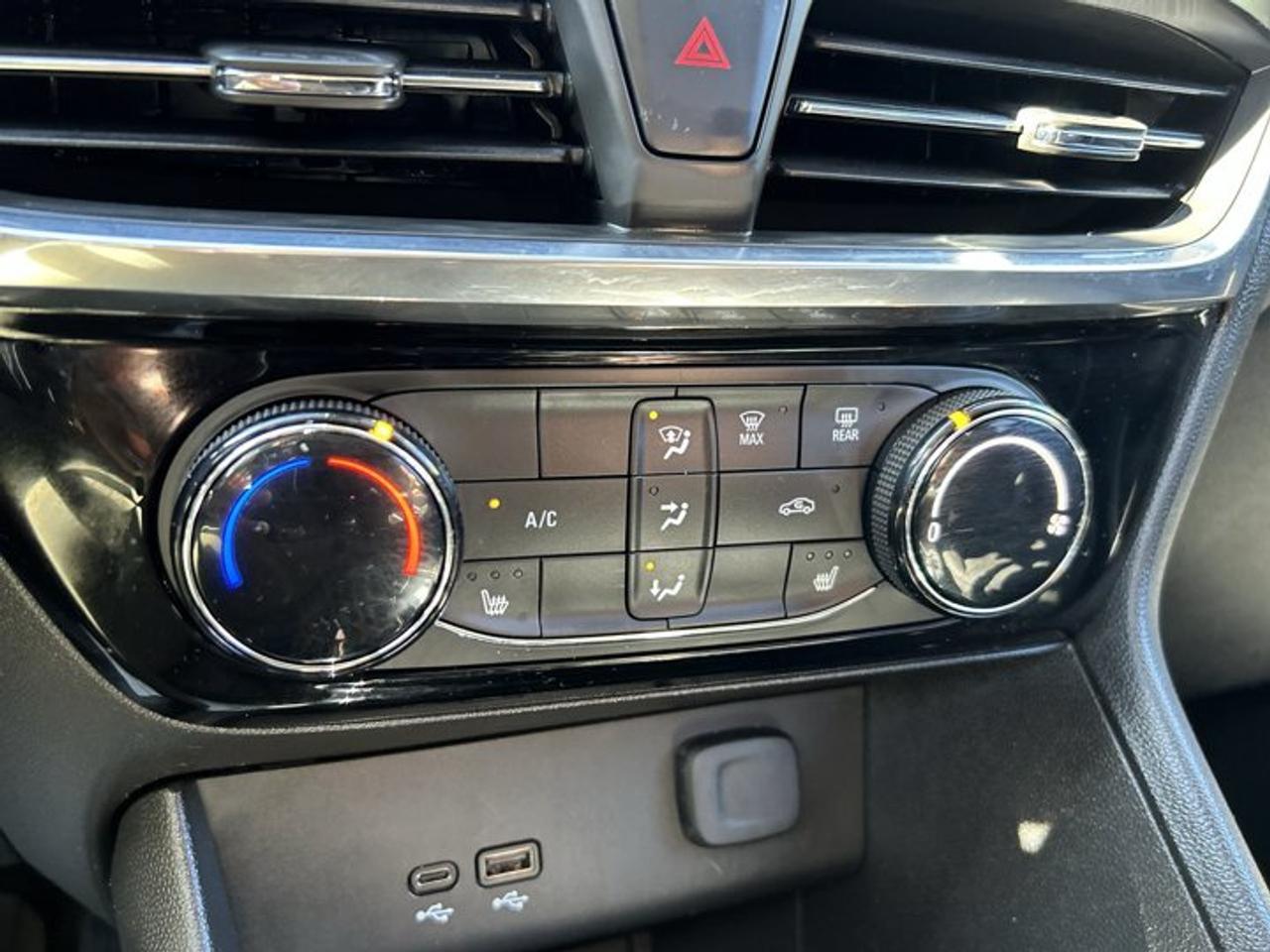 2024 Buick Encore GX Sport Touring AWD | No Accidents | Leather Seats Photo