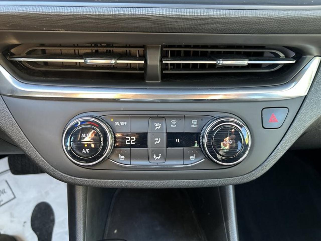 2024 Buick Envista Preferred FWD | No Accidents | Heated Steering Photo