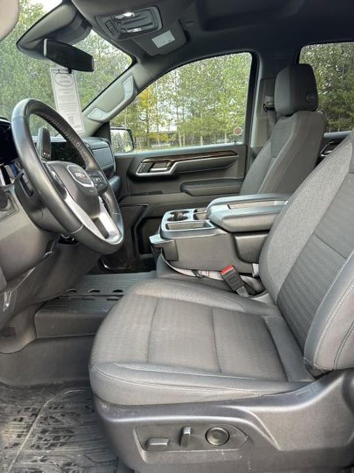 2024 GMC Sierra 1500 Elevation Crew Cab 5.5' Box 4WD | One Owner | No Accidents Photo2