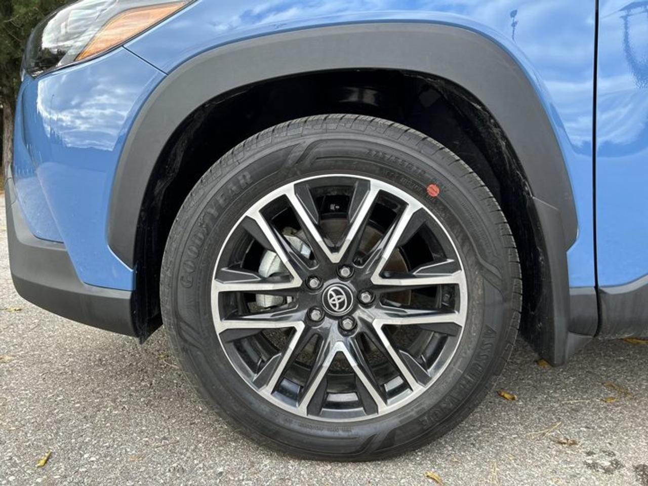 2026 Toyota Corolla Cross LE AWD | One Owner | Sunroof | Heated Steering Photo