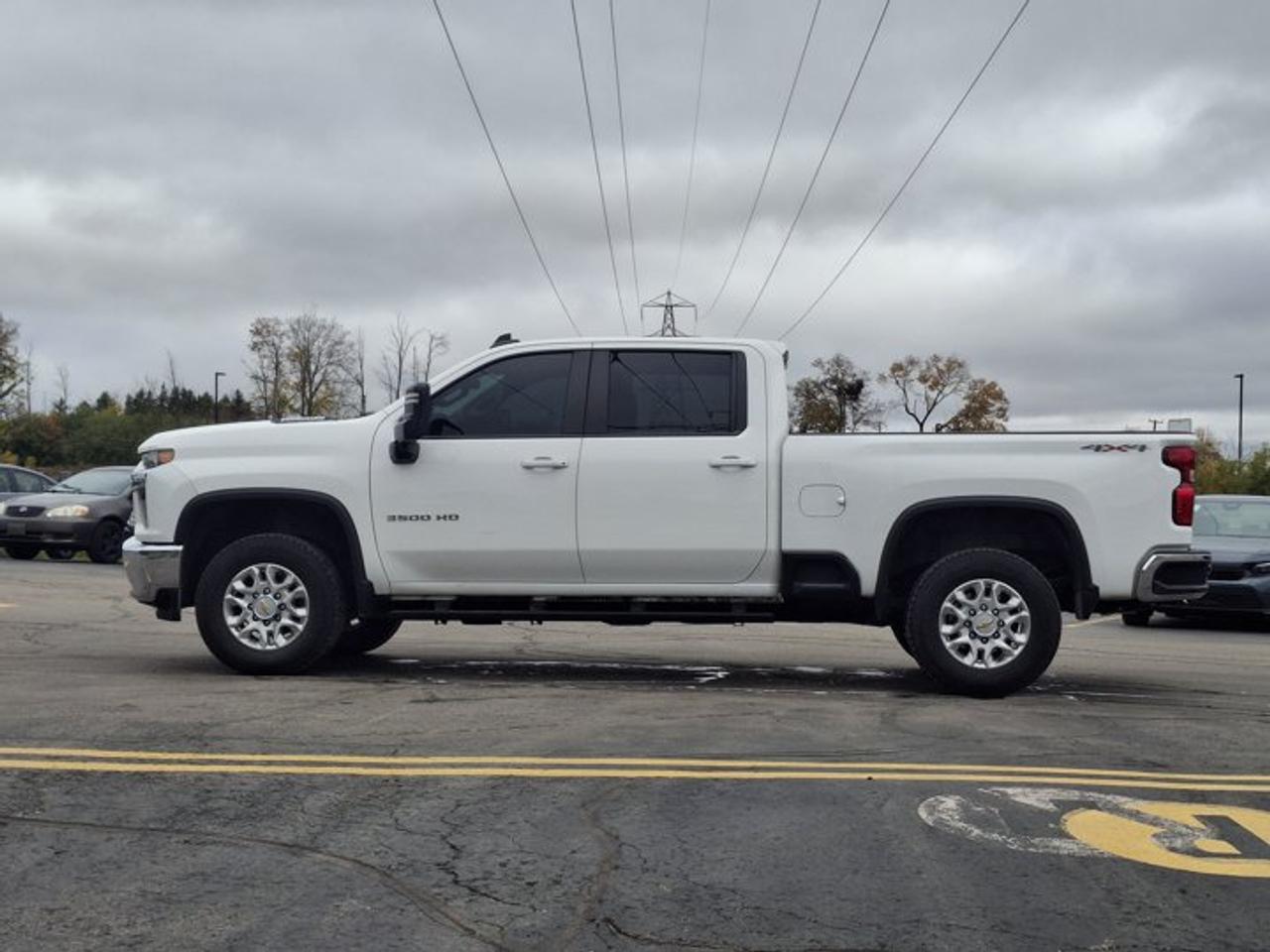 2022 Chevrolet Silverado 3500HD LT | 17K in Options! | Duramax | Heated Seats | Remote Start | Dual Climate | and More ! Photo5