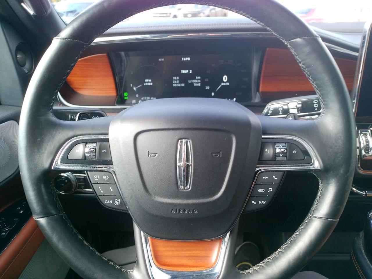 2019 Lincoln Navigator Reserve 4x4 Photo3