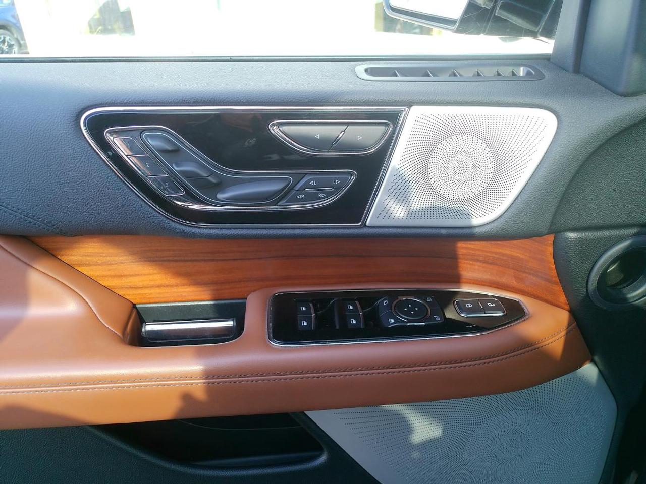 2019 Lincoln Navigator Reserve 4x4 Photo