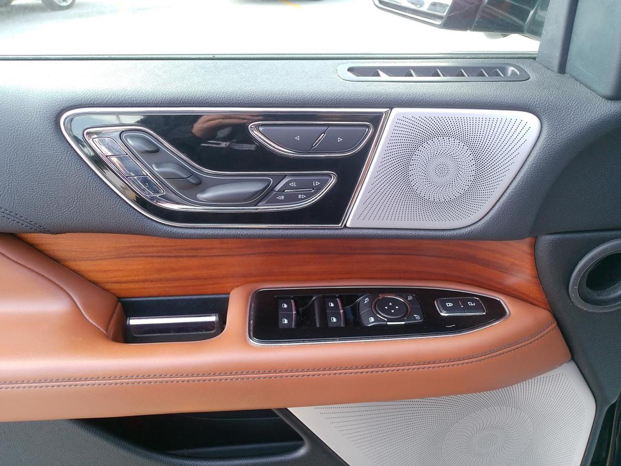 2019 Lincoln Navigator Reserve 4x4 Photo