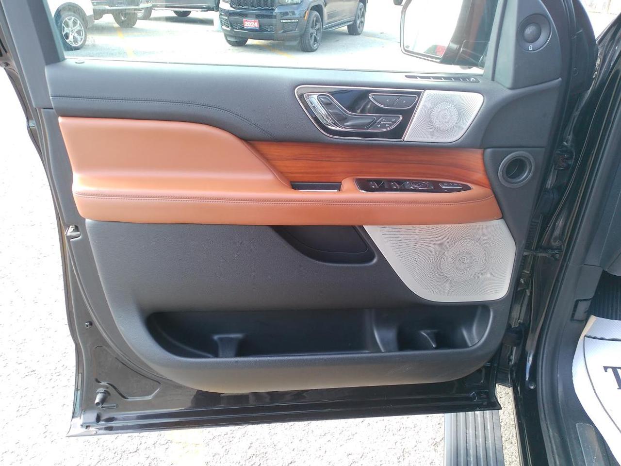 2019 Lincoln Navigator Reserve 4x4 Photo