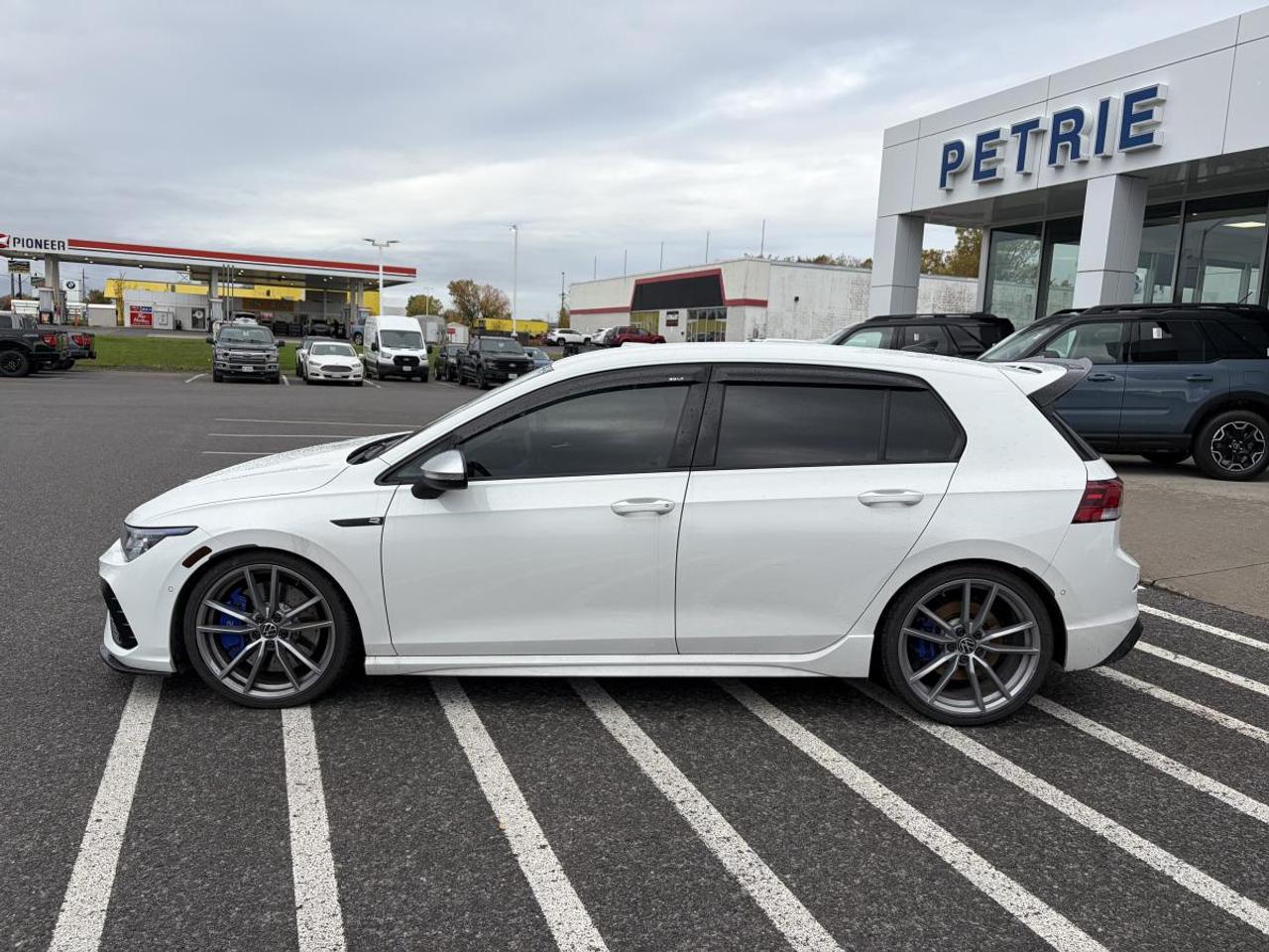 2024 Volkswagen Golf R Base Photo