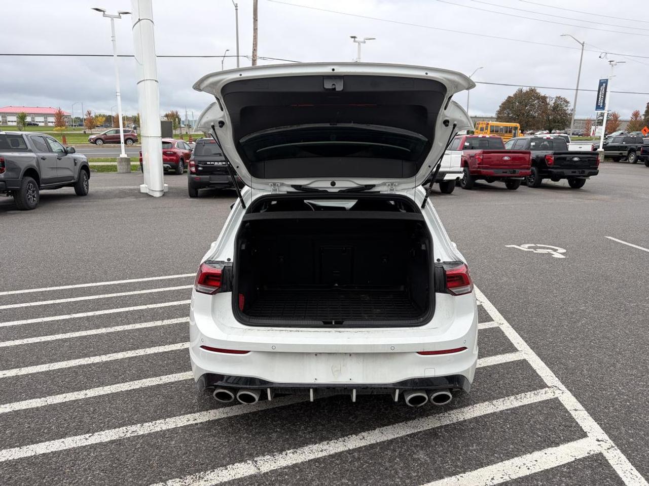 2024 Volkswagen Golf R Base Photo