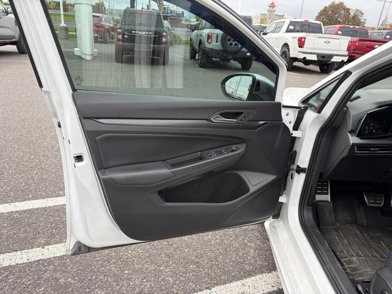 2024 Volkswagen Golf R Base Photo