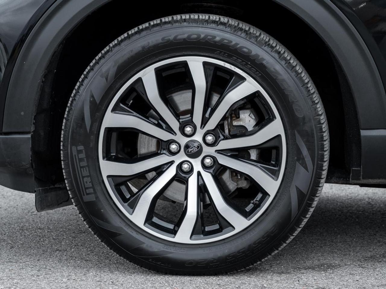 2022 Ford Explorer ST-Line Photo