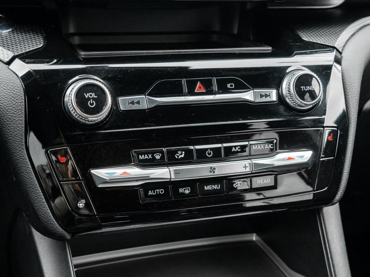2022 Ford Explorer ST-Line Photo